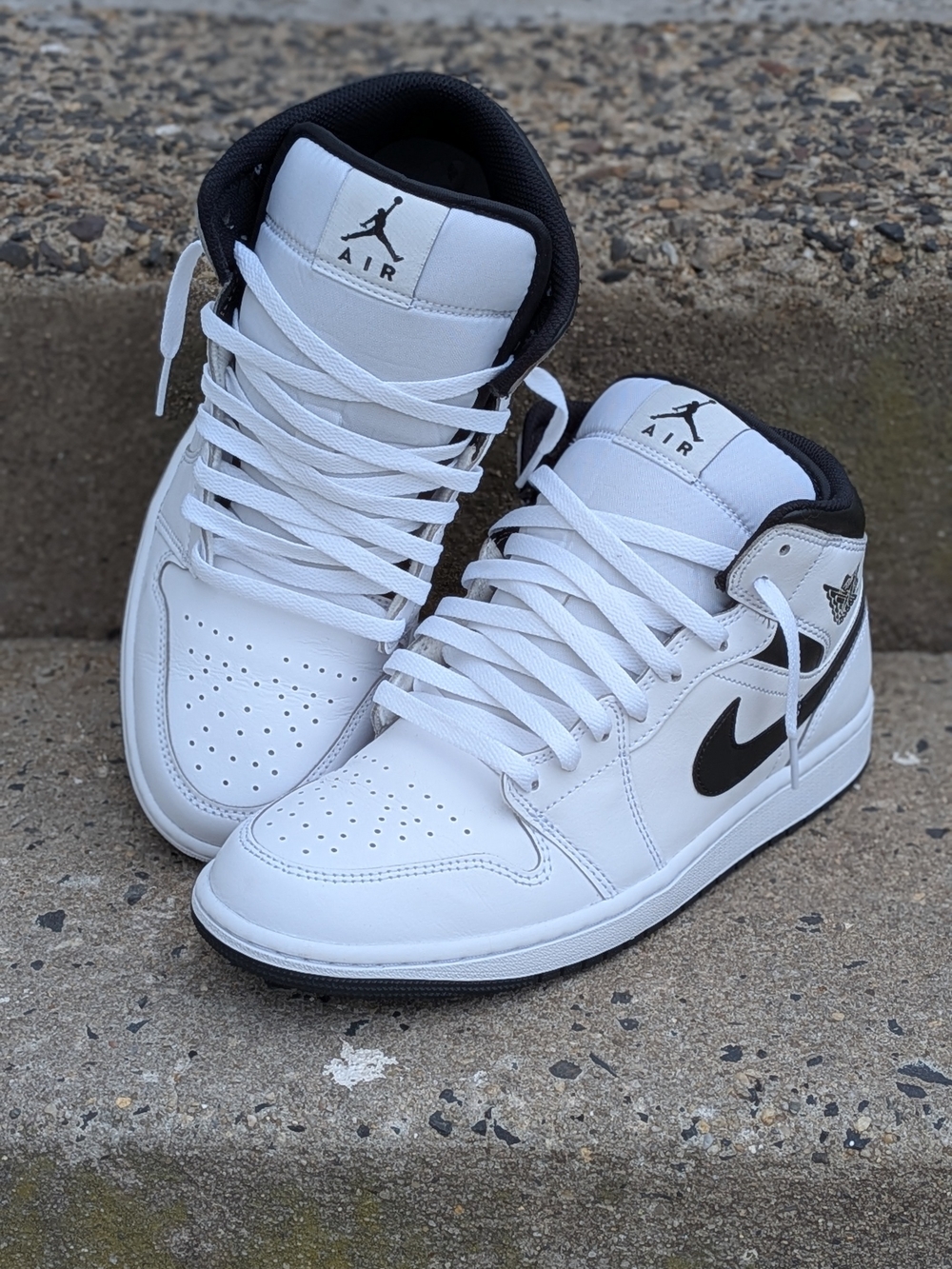 Nike Air Jordan 1 Mid - White/Black Men’s Basketball Shoes Size 9.5